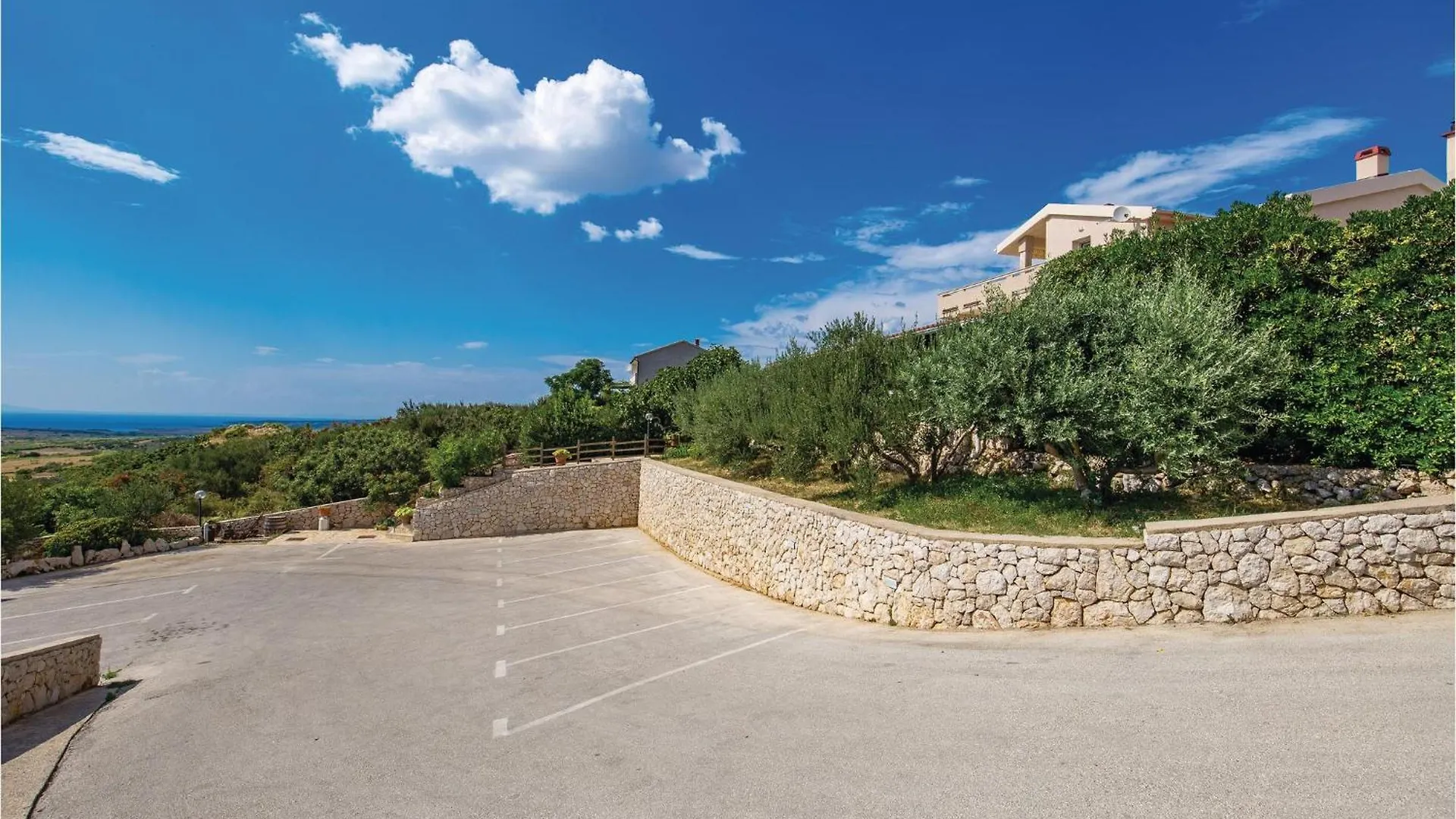 Gorgeous Apartment In Kolan With House Sea View