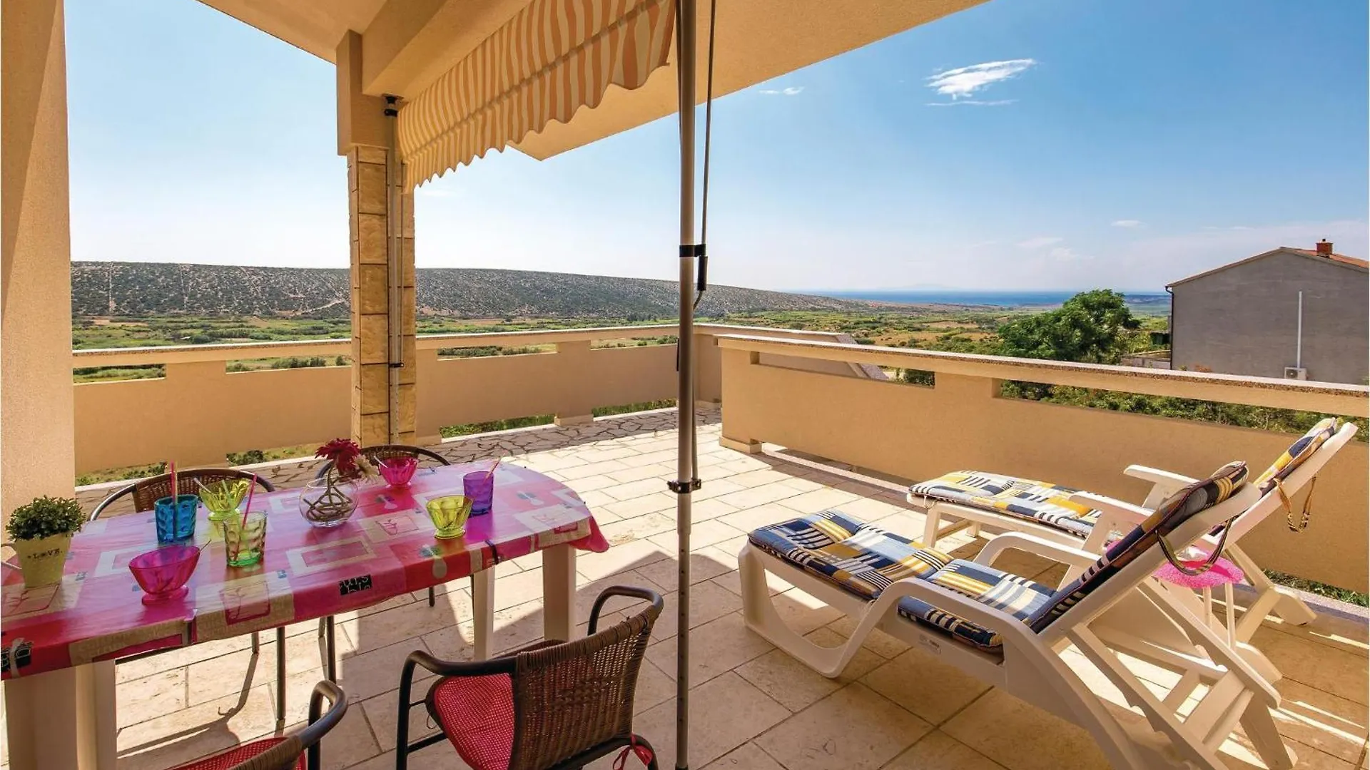 Gorgeous Apartment In Kolan With House Sea View